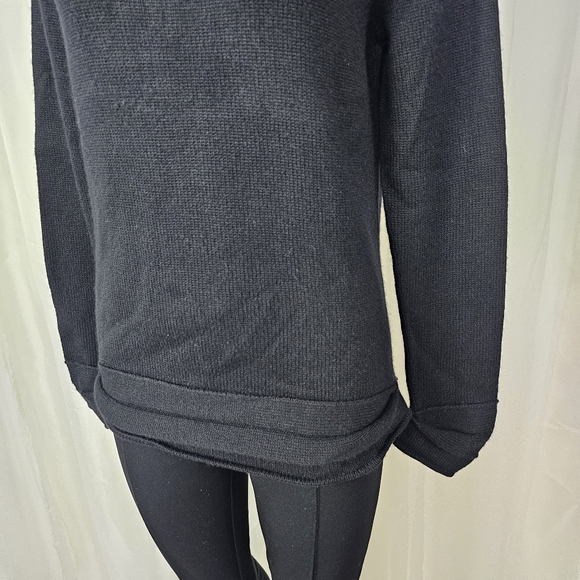 Neiman Marcus Black Cashmere Mockneck Sweater Unique Cuffs Size Large - Picture 3 of 12